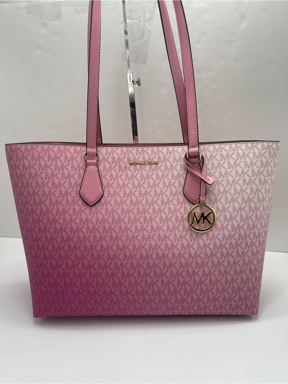 MICHAEL MICHAEL KORS SHEILA
CARNATION LG TOTE bag & Double Zip Ombré Lg Wallet - Picture 15 of 16